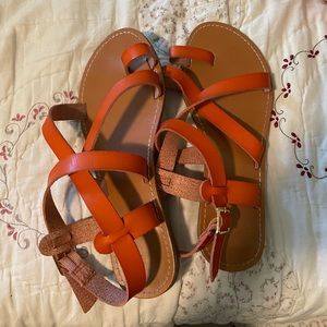 🦋 Cute orange leather strappy toe sandals